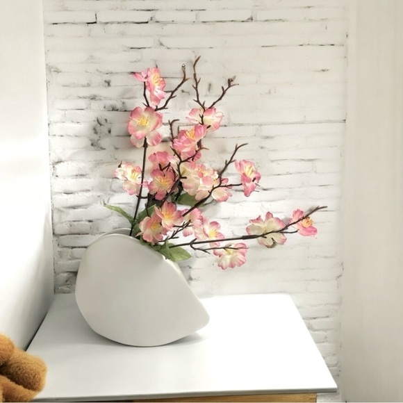 Kyohdoh Mid Century Modern Minimalist
Japan Yokkaichi Ikebana Vase - Picture 2 of 12